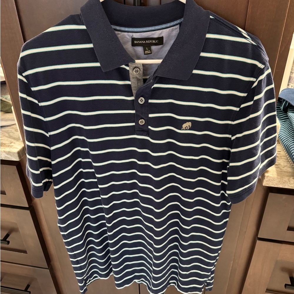 Banana Republic Men's Polo with Navy and White Stripes